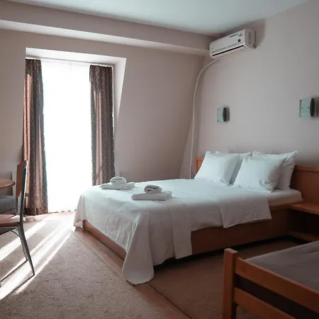 Topcider Hotell 2*